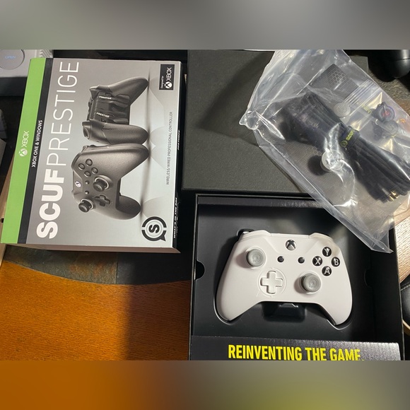 SCUF Prestige Performance Controller Xbox One, Xbox Series X|S, PC & Android - Picture 1 of 6